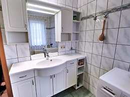 Seaman Modern Retreat