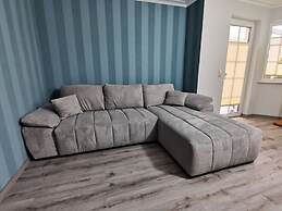 Seaman Modern Retreat