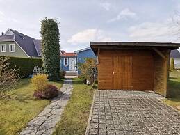 Seaman Modern Retreat