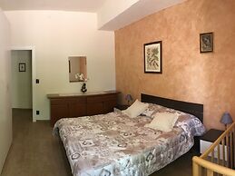 Spacious Apartment in Bardolino, Very Close to the Lake Garda