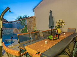 Nada Comfortable Holiday Residence