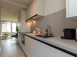 Luxury Apartment With Sauna by the sea