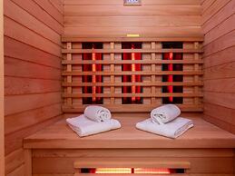 Luxury Apartment With Sauna by the sea