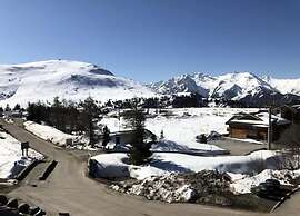 Apartment in L'eclose With Mountain Views