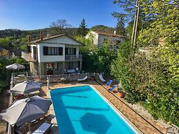 Belvilla by OYO Gardenia