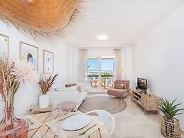 Penthouse With Terrace and sea Views