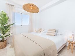 Penthouse With Terrace and sea Views