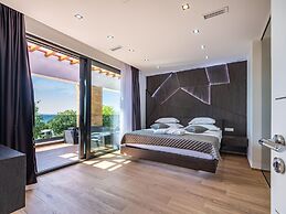 Luxury Villa With Private Indoor and Outdoor Pool