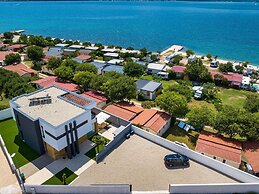 Luxury Villa With Private Indoor and Outdoor Pool