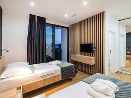 Luxury Villa With Private Indoor and Outdoor Pool