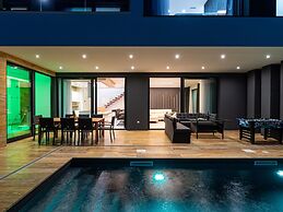 Luxury Villa With Private Indoor and Outdoor Pool