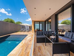 Luxury Villa With Private Indoor and Outdoor Pool