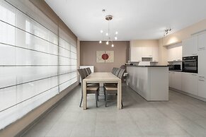 Spacious Ground Floor Apartment for Family