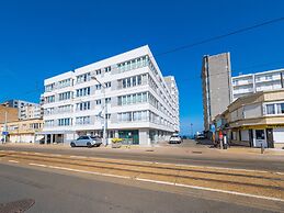 Apartment With Hinterland Views