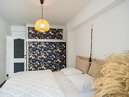 Apartment With Hinterland Views