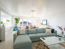 Apartment With Hinterland Views