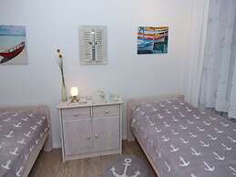 Sea View E&J Paul Comfortable Vacation Home