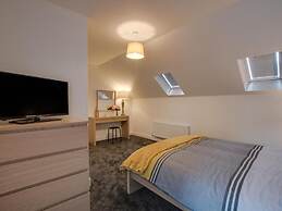 Beach Retreat 1bhk Apt in Skinnigrove