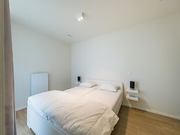 Bright Apartment Near the Center