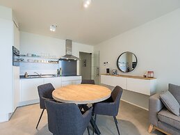 Bright Apartment Near the Center