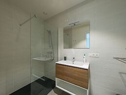 Bright Apartment Near the Center