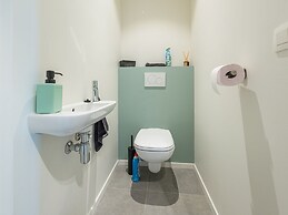 Bright Apartment Near the Center