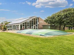 6 Person Holiday Home on a Holiday Park in Hemmet