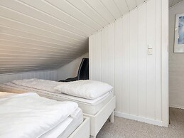 6 Person Holiday Home on a Holiday Park in Hemmet