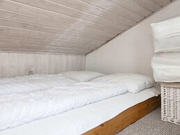 6 Person Holiday Home on a Holiday Park in Hemmet