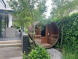 Wellness Villa on the Water Near Harderwijk