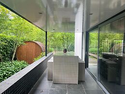 Wellness Villa on the Water Near Harderwijk