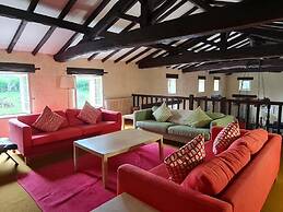 Beautiful Holiday Home With Private Pool