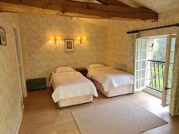 Beautiful Holiday Home With Private Pool