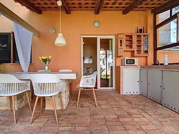 Comfortable Apartment With Private Terrace