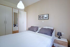 Comfortable Apartment With Private Terrace