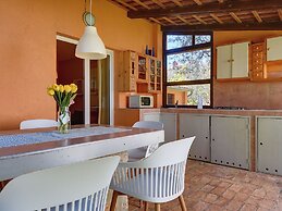 Comfortable Apartment With Private Terrace