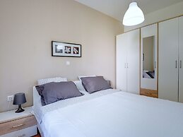 Comfortable Apartment With Private Terrace