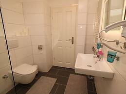 Central Apartment Near the Trade Fair