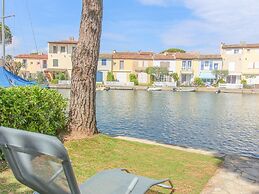 Pleasant Holiday Home in Port Grimaud With Garden