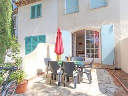 Pleasant Holiday Home in Port Grimaud With Garden