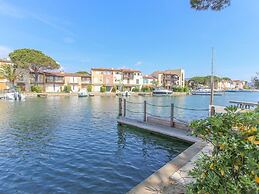 Pleasant Holiday Home in Port Grimaud With Garden