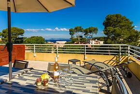 Bright Apartment in Le Brusc