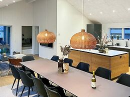 10 Person Holiday Home in Blavand