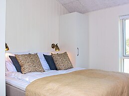 10 Person Holiday Home in Blavand