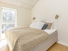 10 Person Holiday Home in Blavand