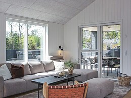 10 Person Holiday Home in Blavand