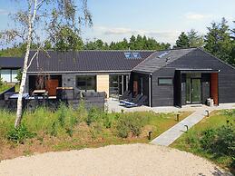 10 Person Holiday Home in Blavand