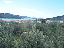 Adorable Home With Private Terrace
