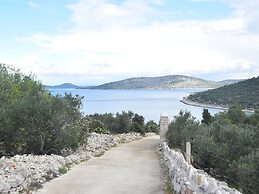 Adorable Home With Private Terrace