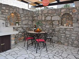 Adorable Home With Private Terrace